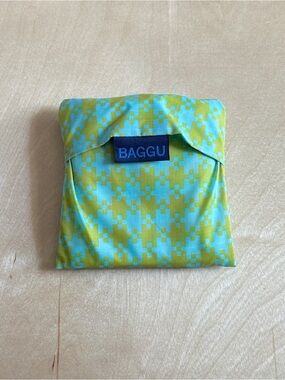 BAGGU mint pixel gingham standard reusable
